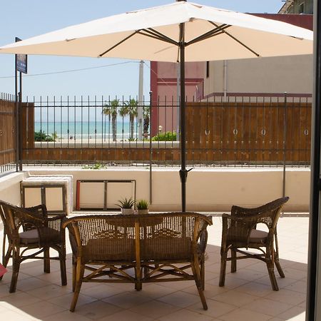 B&B Del Lido ปอร์โต เอมเปโดเกล ภายนอก รูปภาพ