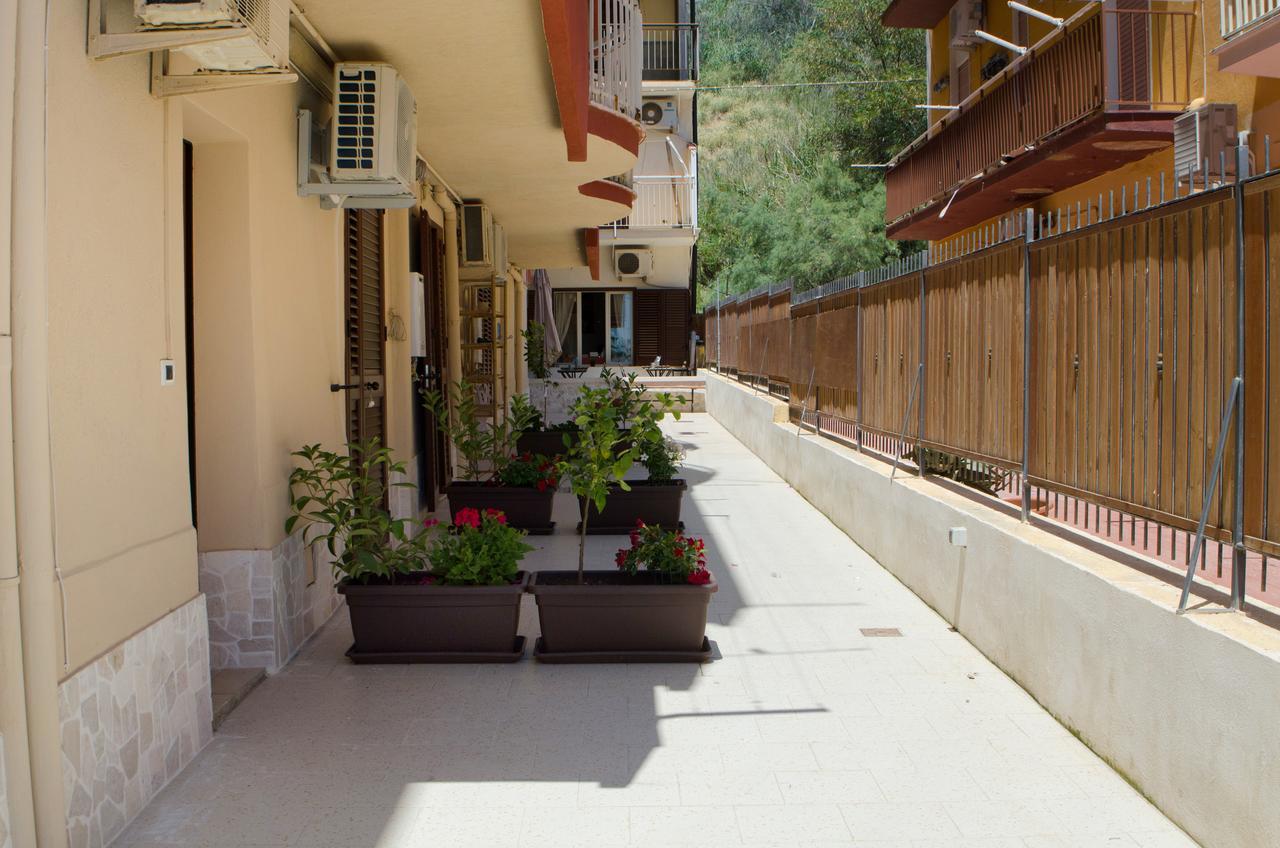 B&B Del Lido ปอร์โต เอมเปโดเกล ภายนอก รูปภาพ